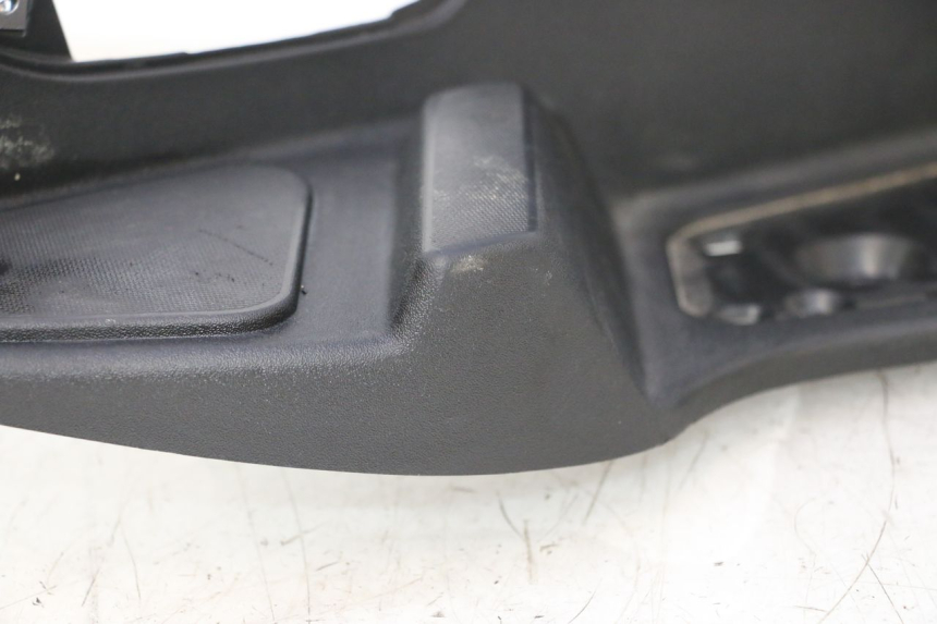 photo de MARCHE PIED DROIT PIAGGIO MP3 LT 400 (2007 - 2012) - Marquages et références
