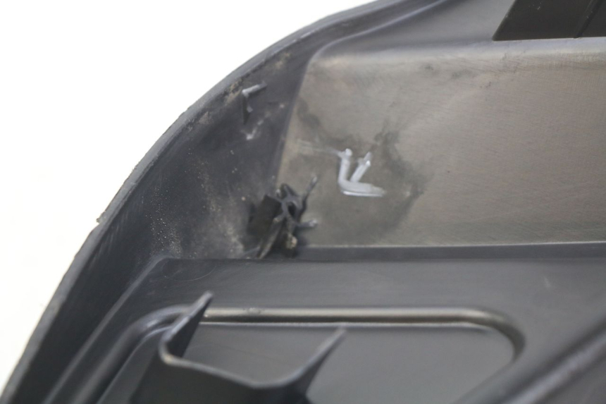 photo de MARCHE PIED DROIT PIAGGIO MP3 125 (2006 - 2014) - Détail de la pièce