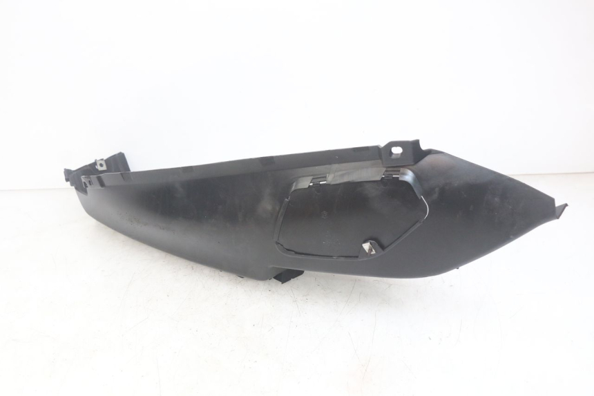 photo de MARCHE PIED DROIT PIAGGIO MP3 RL 250 (2006 - 2010) - Autre angle de vue