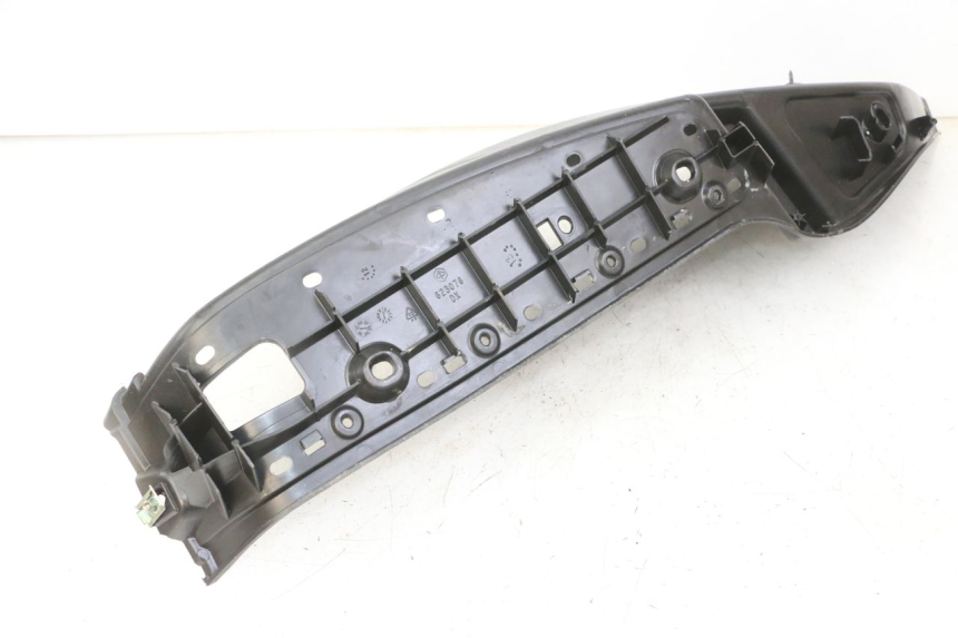 photo de MARCHE PIED DROIT PIAGGIO MP3 500 (2011 - 2015) - Gros plan technique