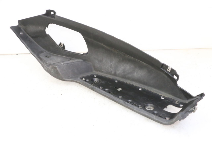 photo de MARCHE PIED DROIT PIAGGIO MP3 500 (2011 - 2015) - Gros plan technique