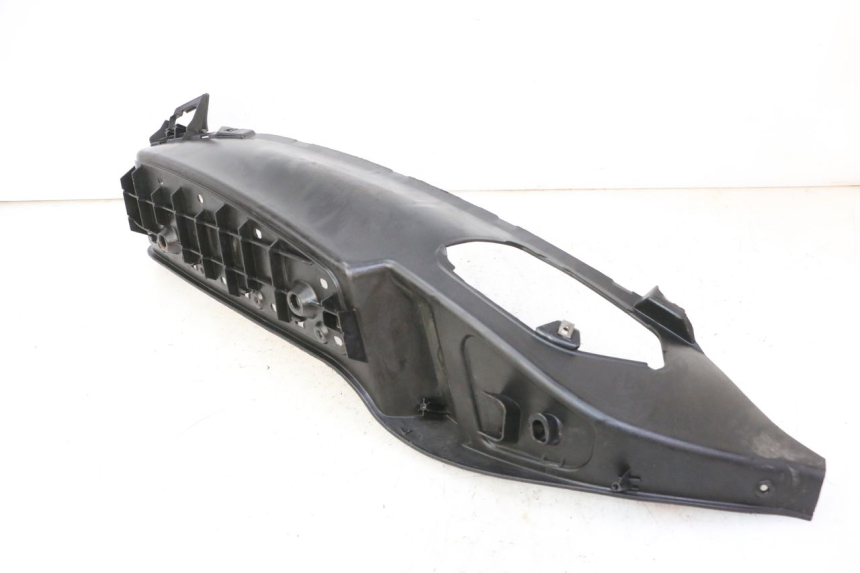 photo de MARCHE PIED DROIT PIAGGIO MP3 125 (2006 - 2014) - Autre angle de vue