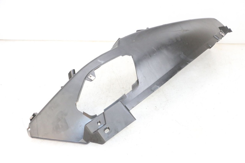 photo de MARCHE PIED DROIT PIAGGIO MP3 500 (2016 - 2018) - Gros plan technique