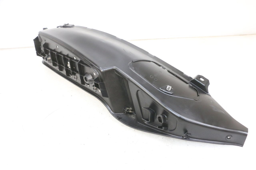 photo de MARCHE PIED DROIT PIAGGIO MP3 RL 250 (2006 - 2010) - Détail de la pièce