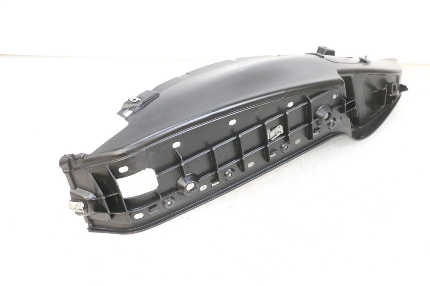 photo de MARCHE PIED DROIT PIAGGIO MP3 RL 250 (2006 - 2010) - Autre angle de vue