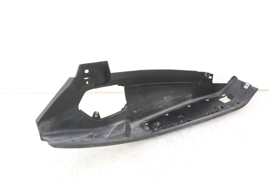 photo de MARCHE PIED DROIT PIAGGIO MP3 500 (2016 - 2018) - Gros plan technique