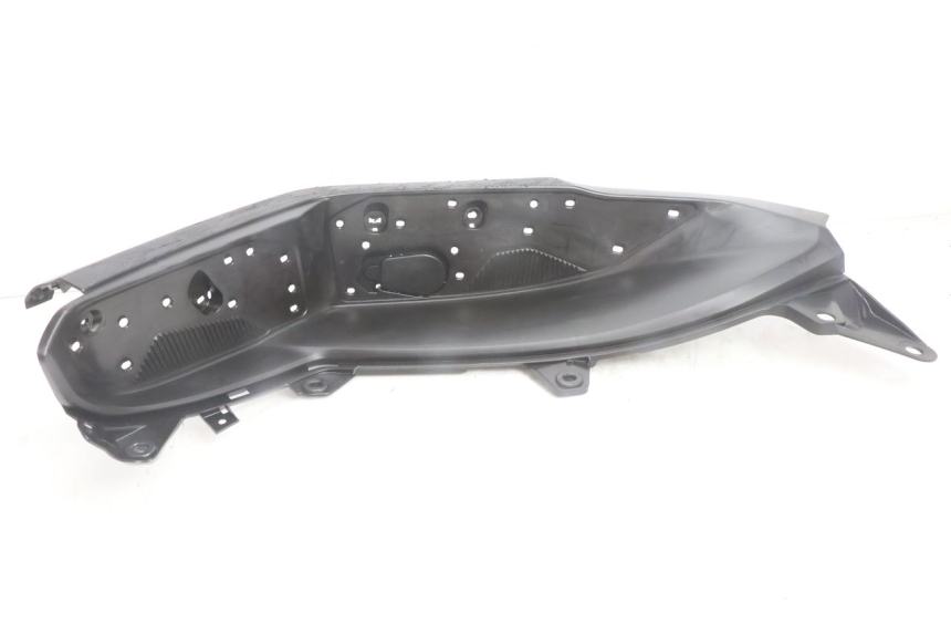 photo de MARCHE PIED DROIT YAMAHA N-MAX NMAX 125 (2021 - 2024) - Gros plan technique