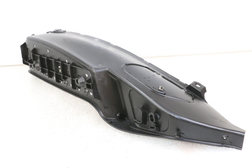 photo de MARCHE PIED DROIT PIAGGIO MP3 LT 400 (2007 - 2012) - Zoom état d’usage