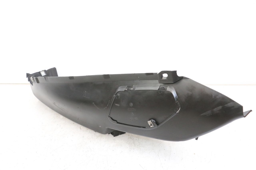 photo de MARCHE PIED DROIT PIAGGIO MP3 LT 400 (2007 - 2012) - Autre angle de vue