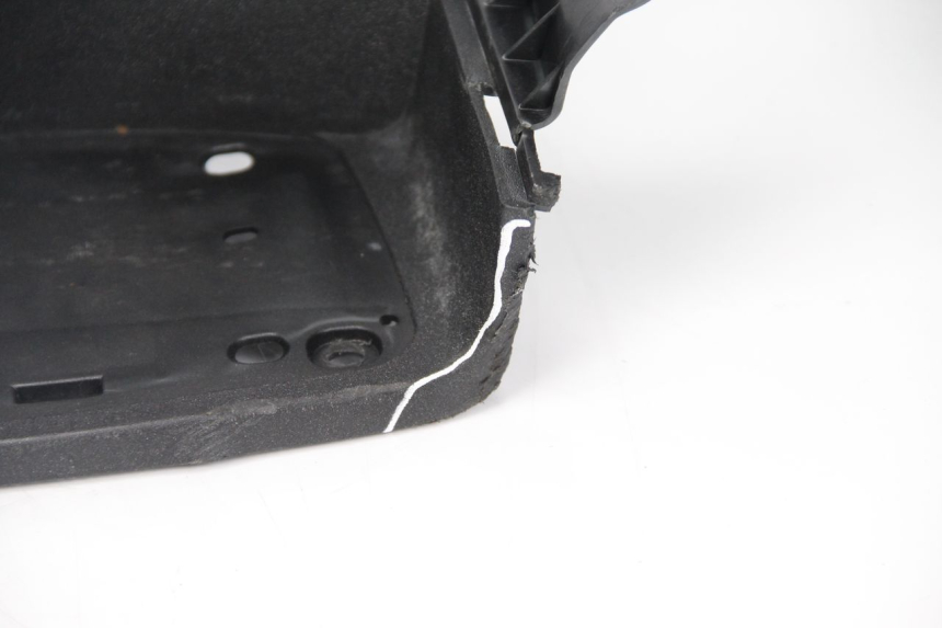 photo de MARCHE PIED DROIT PEUGEOT SATELIS 125 (2013 - 2018) - Zoom état d’usage