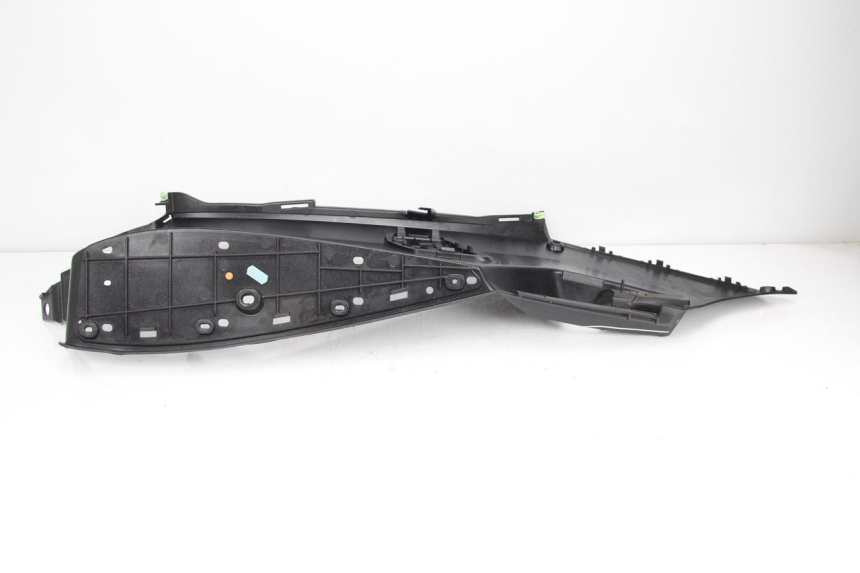 photo de MARCHE PIED DROIT PEUGEOT SATELIS 125 (2013 - 2018) - Autre angle de vue