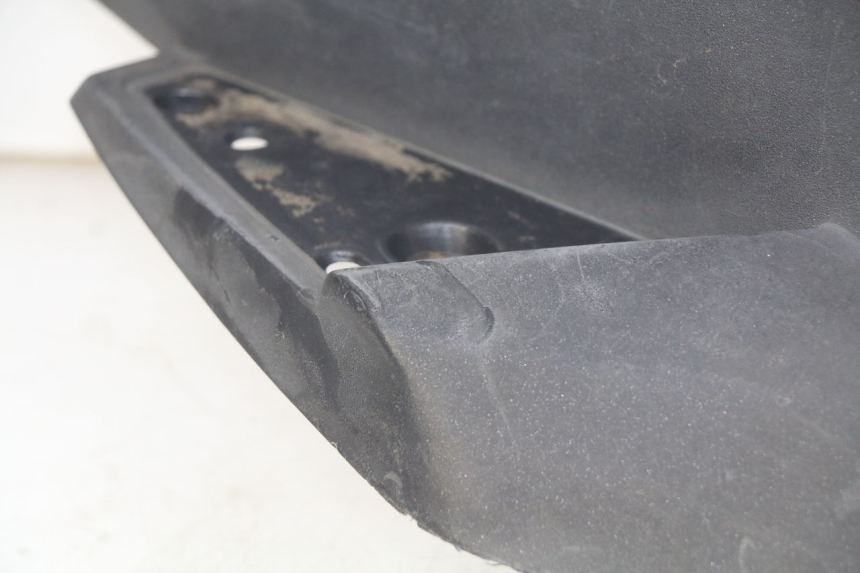 photo de MARCHE PIED DROIT PEUGEOT SATELIS 125 (2006 - 2009) - Points de fixation