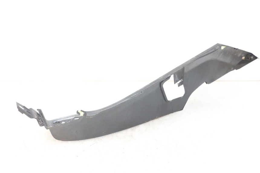 photo de MARCHE PIED DROIT PEUGEOT SATELIS 125 (2006 - 2009) - Gros plan technique