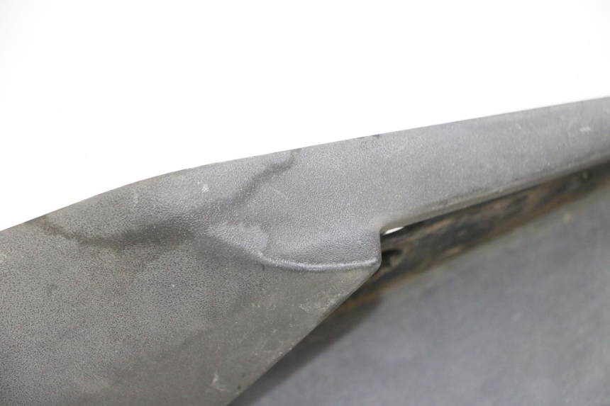 photo de MARCHE PIED DROIT PEUGEOT SATELIS 250 (2006 - 2012) - Détail de la pièce