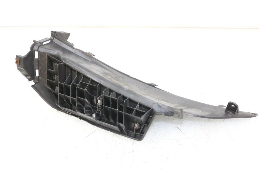 photo de MARCHE PIED DROIT SUZUKI BURGMAN 125 (2007 - 2014) - Autre angle de vue