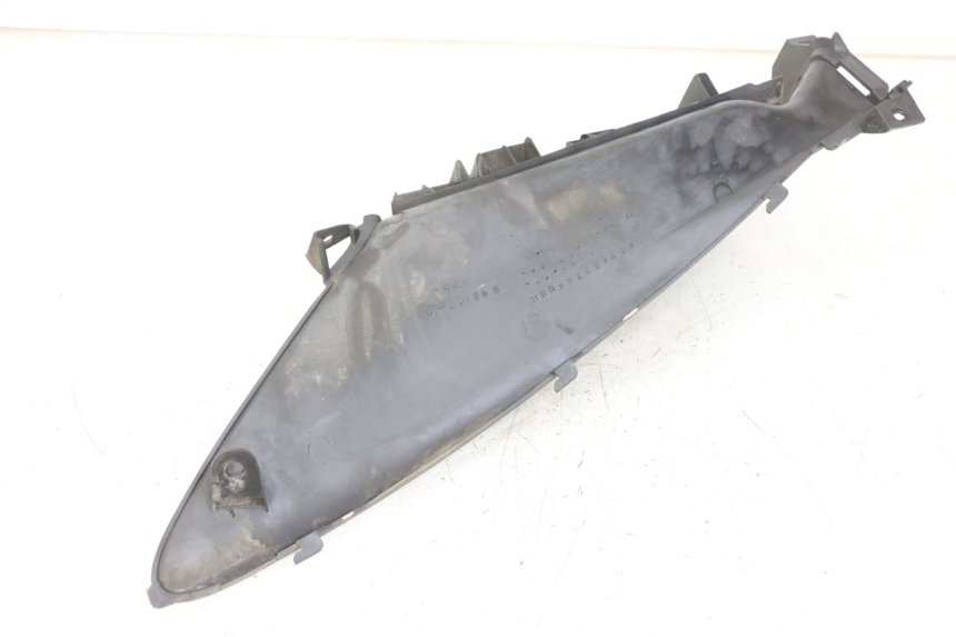 photo de MARCHE PIED DROIT SUZUKI BURGMAN 125 (2007 - 2014) - Gros plan technique