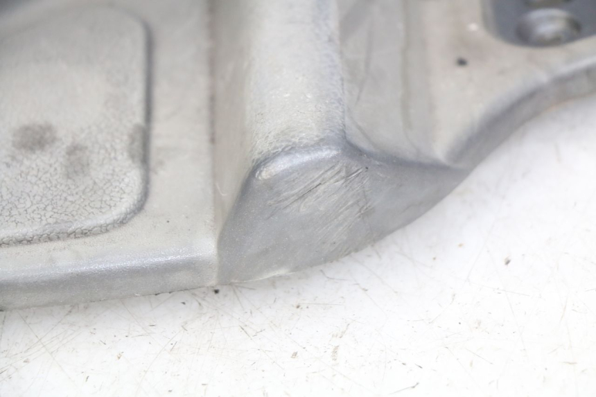 photo de MARCHE PIED DROIT PIAGGIO X8 125 (2004 - 2007) - État de surface