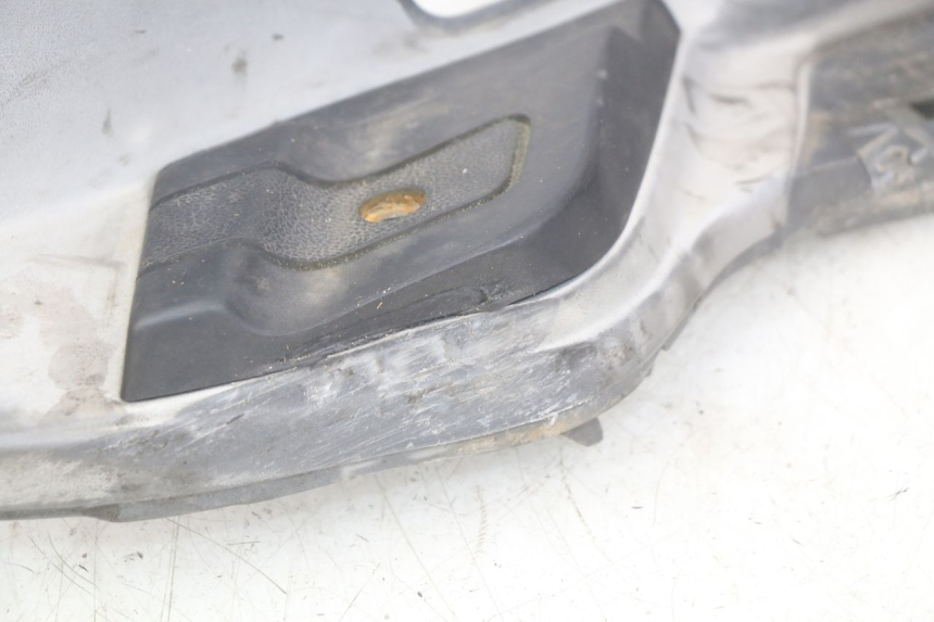 photo de MARCHE PIED DROIT PIAGGIO X9 EVOLUTION 125 (2003 - 2007) - Points de fixation