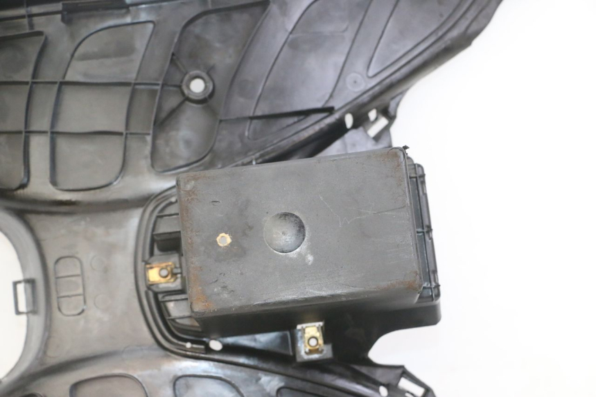 photo de MARCHE PIED PEUGEOT ELYSEO 125 (1999 - 2004) - Détails caractéristiques