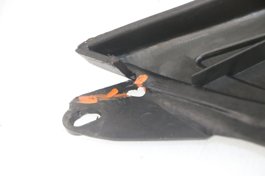 photo de MARCHE PIED PEUGEOT ELYSEO 125 (1999 - 2004) - Autre angle de vue