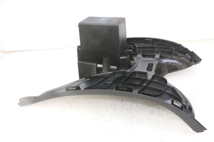 photo de MARCHE PIED PEUGEOT ELYSEO 125 (1999 - 2004) - Vue d’ensemble