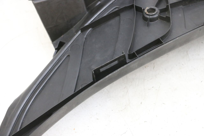 photo de MARCHE PIED PEUGEOT ELYSEO 125 (1999 - 2004) - Vue rapprochée