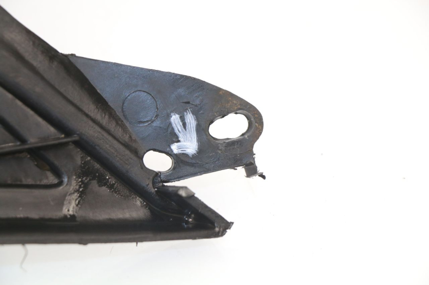 photo de MARCHE PIED PEUGEOT ELYSEO 50 (1998 - 2001) - Points de fixation