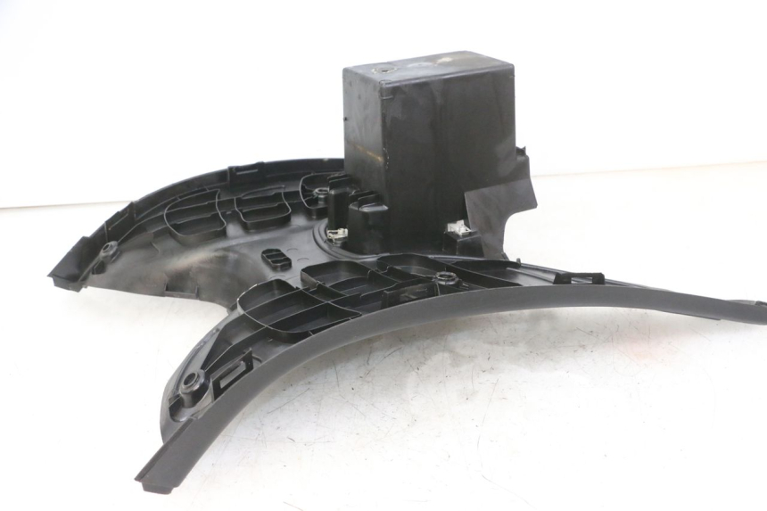 photo de MARCHE PIED PEUGEOT ELYSTAR 125 (2002 - 2007) - État de surface