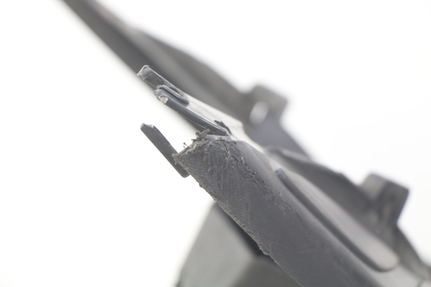 photo de MARCHE PIED PEUGEOT ELYSTAR 50 (2002 - 2014) - Marquages et références