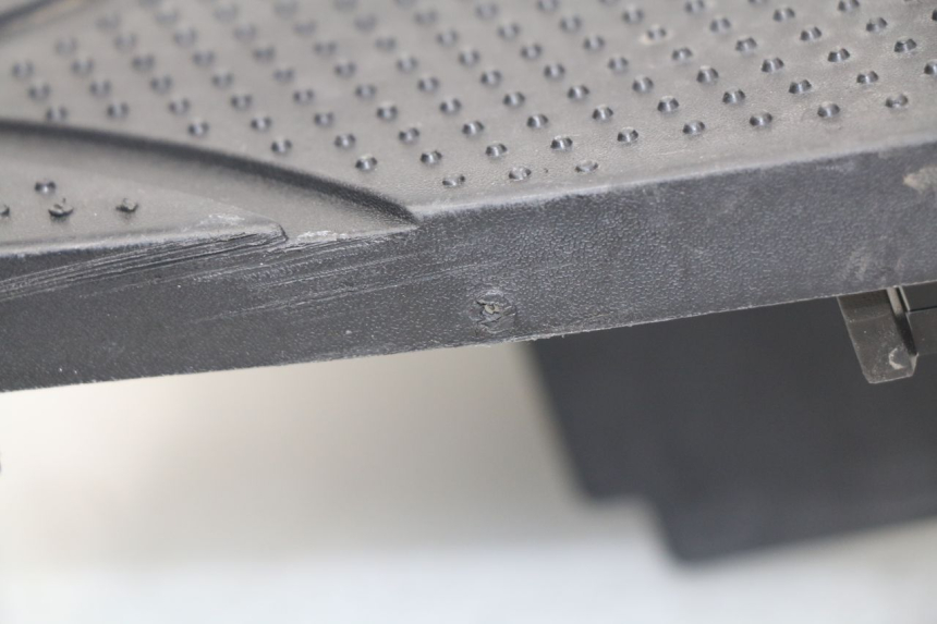 photo de MARCHE PIED SYM FIDDLE 2 50 (2008 - 2013) - Gros plan technique