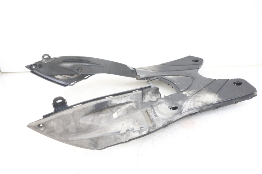 photo de MARCHE PIED MBK FLAME X 125 (2004 - 2007) - Points de fixation