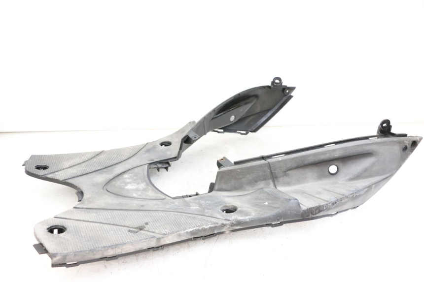 photo de MARCHE PIED MBK FLAME X 125 (2007 - 2016) - Points de fixation