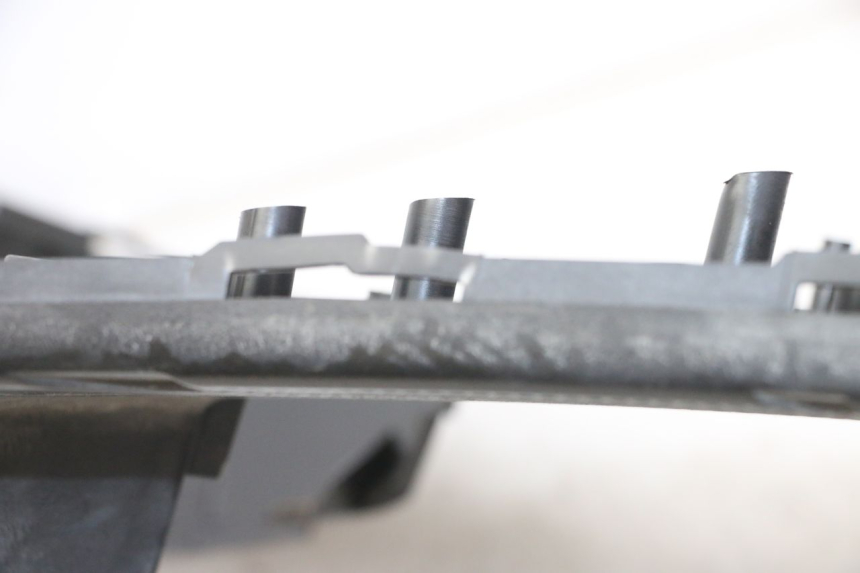 photo de MARCHE PIED MBK FLAME X 125 (2007 - 2016) - Zoom état d’usage