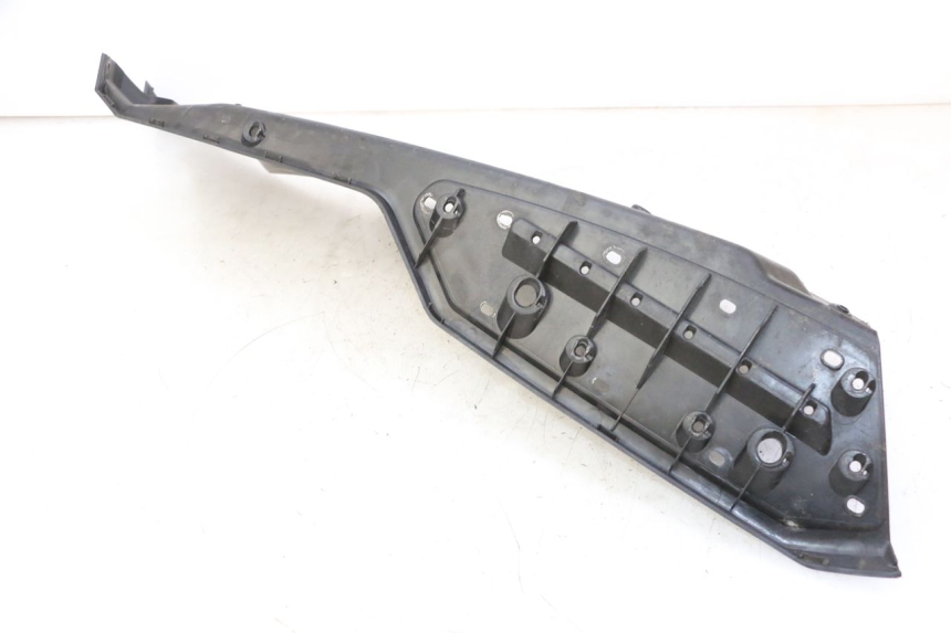 photo de MARCHE PIED GAUCHE QUADRO 4 4D 350 (2015 - 2018) - Vue d’ensemble