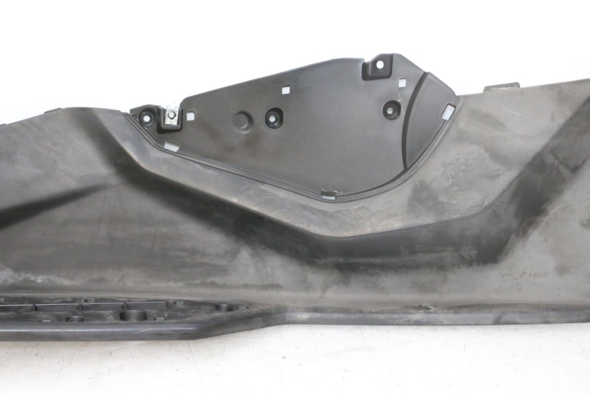 photo de MARCHE PIED GAUCHE QUADRO 4 4D 350 (2015 - 2018) - Marquages et références