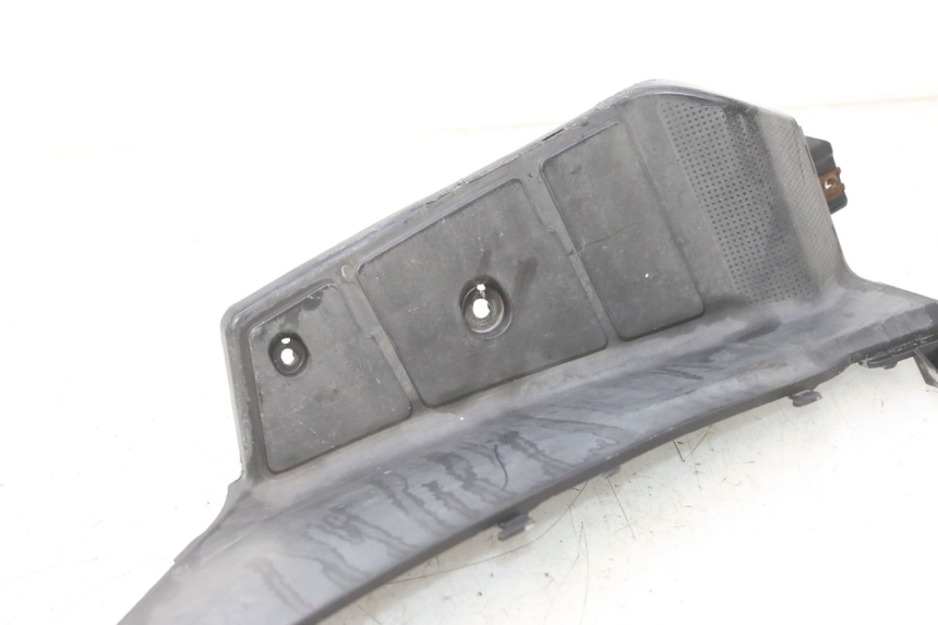 photo de MARCHE PIED GAUCHE SUZUKI BURGMAN 125 (2007 - 2014) - État de surface