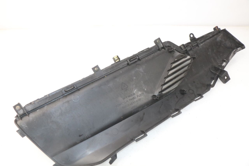 photo de MARCHE PIED GAUCHE KYMCO DINK STREET 125 (2009 - 2014) - Zoom état d’usage