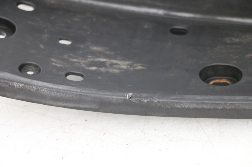 photo de MARCHE PIED GAUCHE PEUGEOT GEOPOLIS RS 125 (2007 - 2009) - État de surface