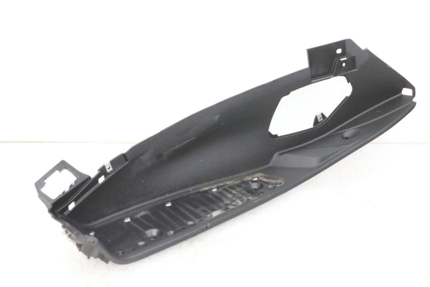 photo de MARCHE PIED GAUCHE PIAGGIO MP3 HPE 350 (2018 - 2020) - Gros plan technique