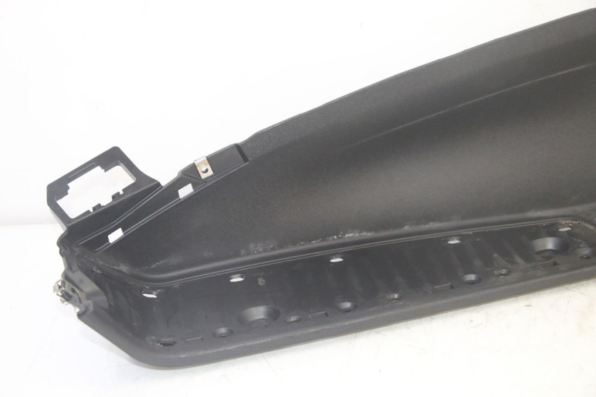 photo de MARCHE PIED GAUCHE PIAGGIO MP3 HPE 350 (2018 - 2020) - Détail de la pièce