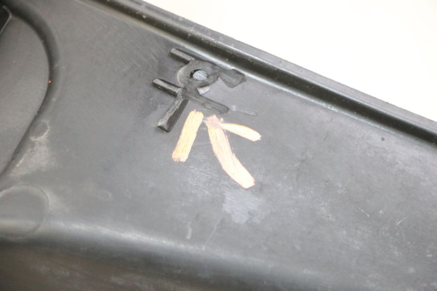 photo de MARCHE PIED GAUCHE PIAGGIO MP3 LT 300 (2010 - 2016) - Détail de la pièce