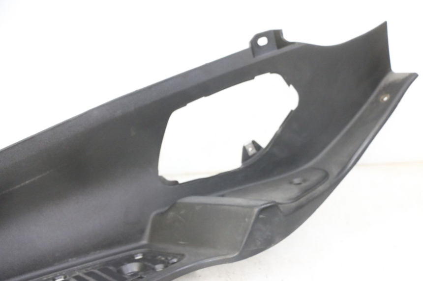 photo de MARCHE PIED GAUCHE PIAGGIO MP3 LT 300 (2010 - 2016) - Points de fixation