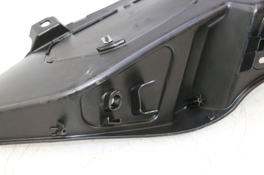 photo de MARCHE PIED GAUCHE PIAGGIO MP3 LT 300 (2010 - 2016) - Détail de la pièce