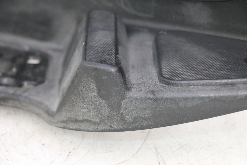 photo de MARCHE PIED GAUCHE PIAGGIO MP3 LT 300 (2010 - 2016) - État de surface