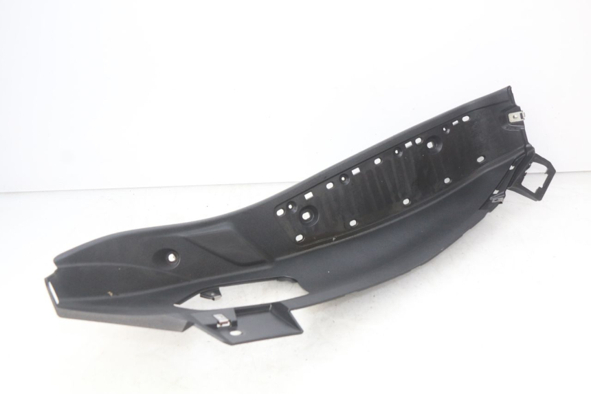 photo de MARCHE PIED GAUCHE PIAGGIO MP3 500 (2014 - 2017) - Gros plan technique