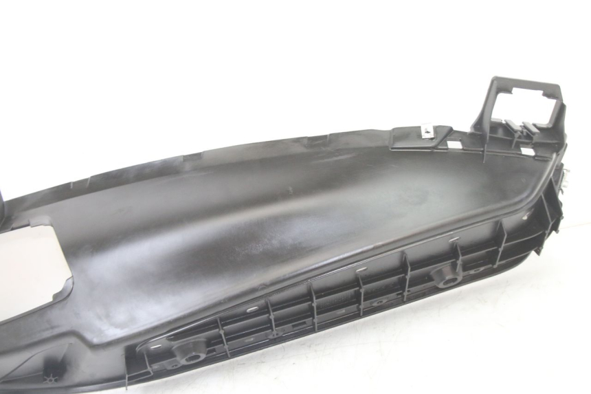 photo de MARCHE PIED GAUCHE PIAGGIO MP3 500 (2014 - 2017) - Points de fixation