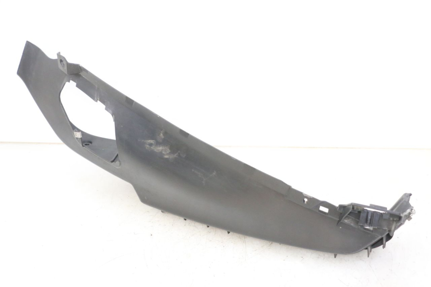 photo de MARCHE PIED GAUCHE PIAGGIO MP3 RL 250 (2006 - 2010) - Gros plan technique