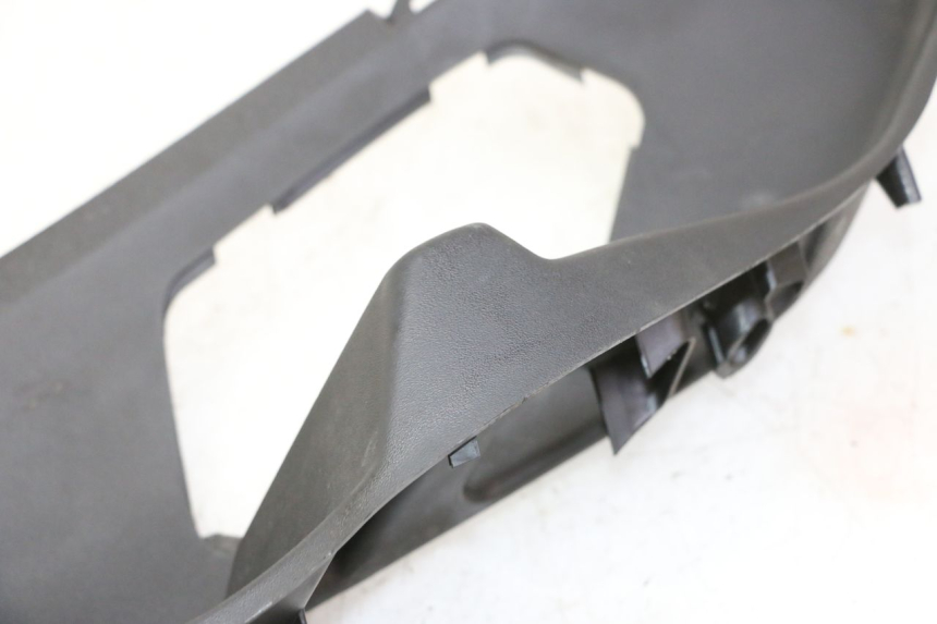 photo de MARCHE PIED GAUCHE PIAGGIO MP3 RL 250 (2006 - 2010) - Détail de la pièce