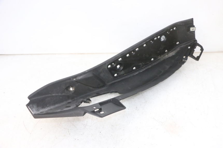 photo de MARCHE PIED GAUCHE PIAGGIO MP3 500 (2016 - 2018) - État de surface