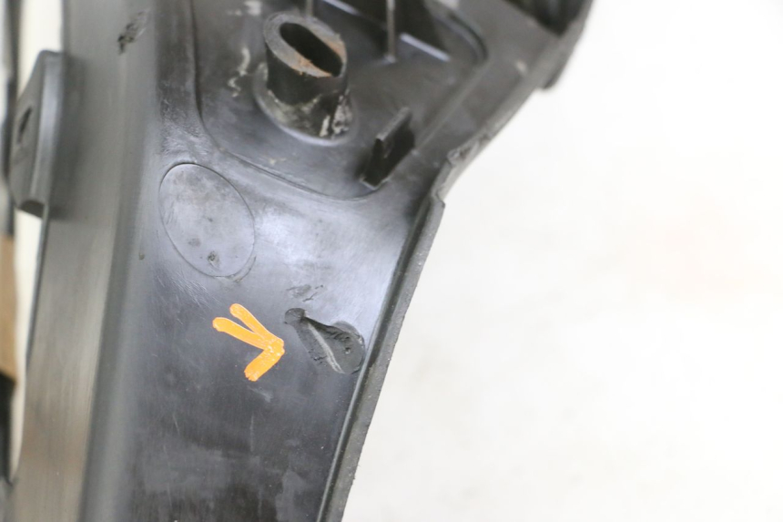 photo de MARCHE PIED GAUCHE PIAGGIO X8 125 (2004 - 2007) - Autre angle de vue